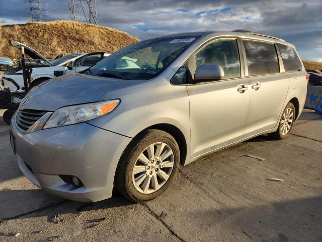 TOYOTA SIENNA LE 2014 with VIN 5TDJK3DC2ES092771 - Photo from auction