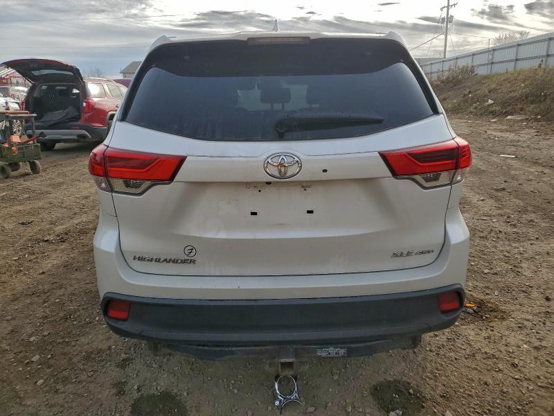 Foto 6 de la subasta – 2018 TOYOTA HIGHLANDER con VIN 5TDJZRFH7JS902073