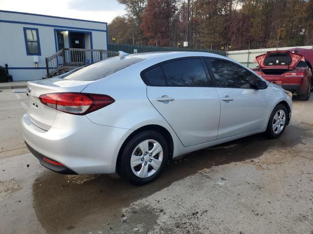 Photo 3 from auction – 2018 KIA FORTE LX with VIN 3KPFK4A7XJE184346