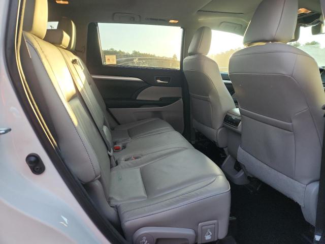 Photo 10 from auction – 2017 TOYOTA HIGHLANDER with VIN 5TDJZRFH2HS515859