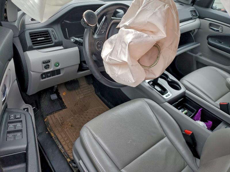 Photo 8 from auction – 2019 HONDA RIDGELINE with VIN 5FPYK3F6XKB032699