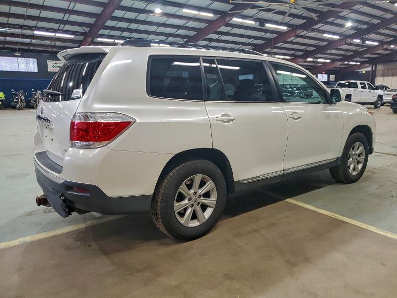 Photo 3 from auction – 2013 TOYOTA HIGHLANDER with VIN 5TDBK3EHXDS181999