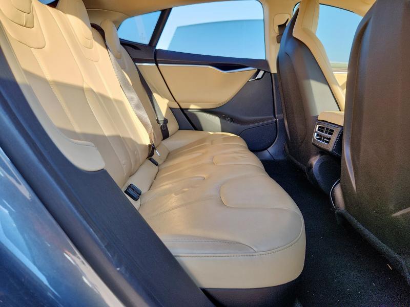 Photo 11 from auction – 2013 TESLA MODEL S with VIN 5YJSA1CN8DFP27395