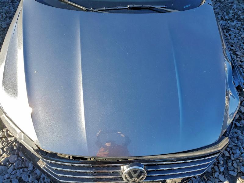 Photo 11 from auction – 2018 VOLKSWAGEN PASSAT SE with VIN 1VWBA7A36JC025697