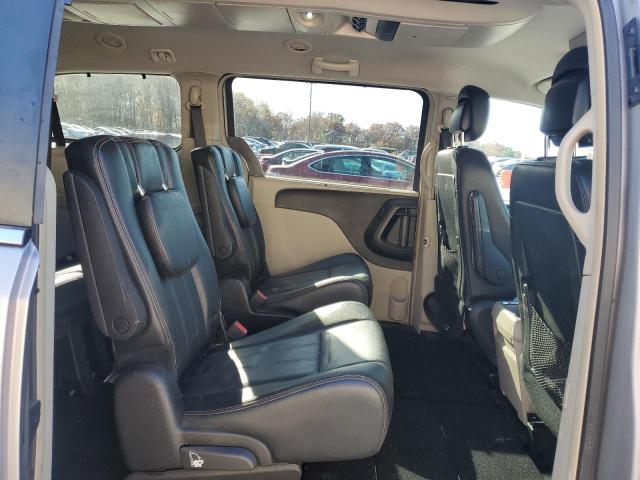 Photo 11 from auction – 2015 CHRYSLER TOWN & COU with VIN 2C4RC1BG8FR513994
