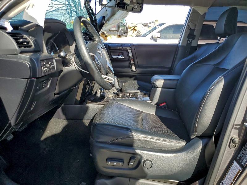Photo 7 from auction – 2019 TOYOTA 4RUNNER SR with VIN JTEBU5JR8K5617218