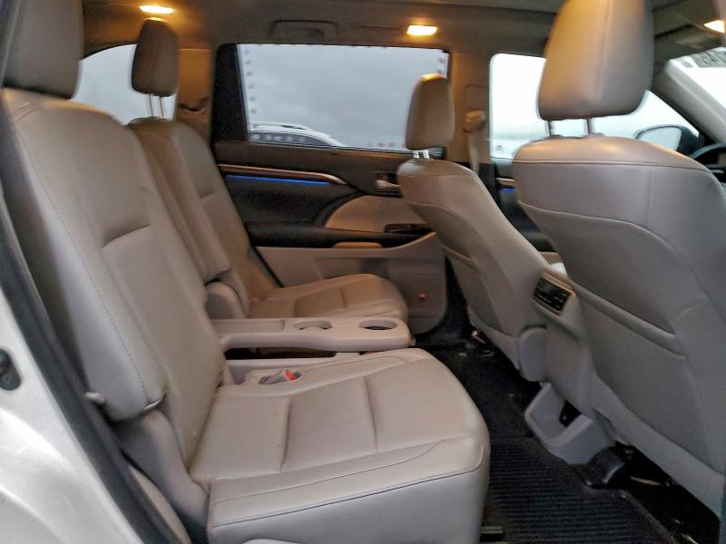 Photo 11 from auction – 2015 TOYOTA HIGHLANDER with VIN 5TDDKRFHXFS101484