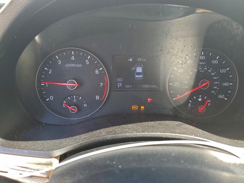 Photo 9 from auction – 2017 KIA CADENZA PR with VIN KNALB4J16H5044652