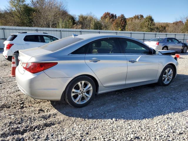 Photo 3 from auction – 2011 HYUNDAI SONATA SE with VIN 5NPEC4AC5BH303598