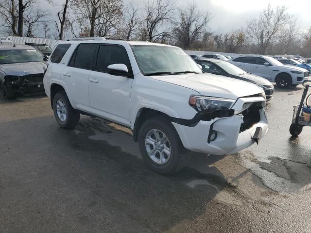 Photo 4 from auction – 2015 TOYOTA 4RUNNER SR with VIN JTEBU5JR2F5230962