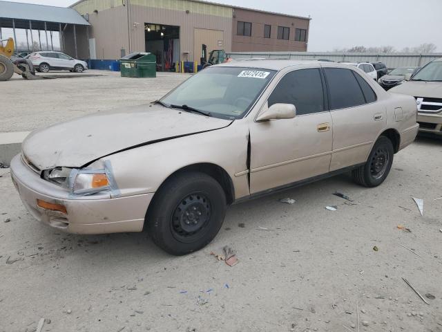 TOYOTA CAMRY LE 1995 with VIN 4T1SK12E5SU537102 - Photo from auction