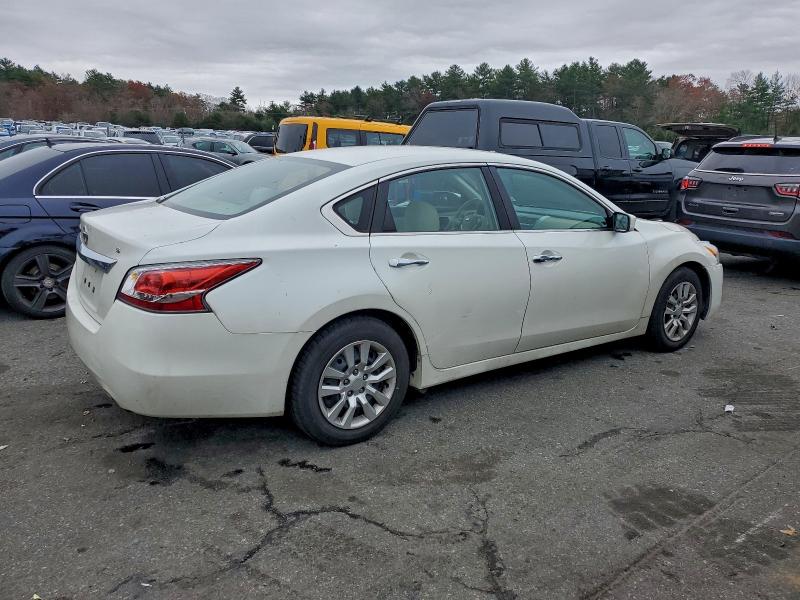 صورة رقم 3 من المزاد - 2015 NISSAN ALTIMA 2.5 مع VIN 1N4AL3AP1FC182068