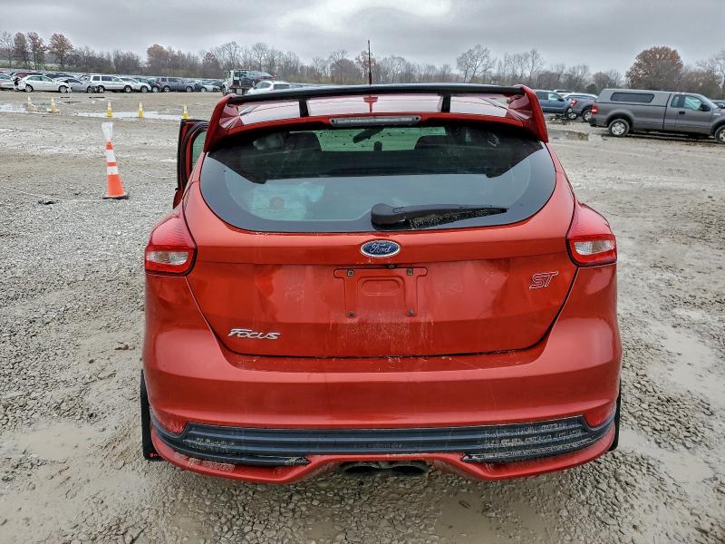 Photo 6 from auction – 2018 FORD FOCUS ST with VIN 1FADP3L9XJL331702