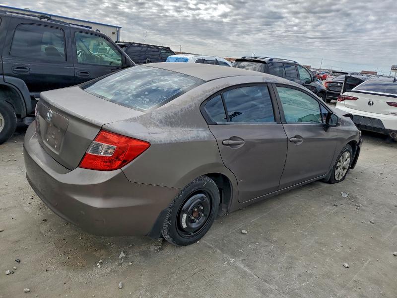 Photo 3 from auction – 2012 HONDA CIVIC LX with VIN 2HGFB2F53CH597018