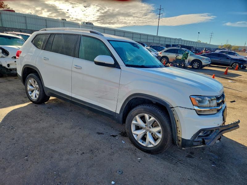 Photo 4 from auction – 2018 VOLKSWAGEN ATLAS SE with VIN 1V2LR2CA6JC577990