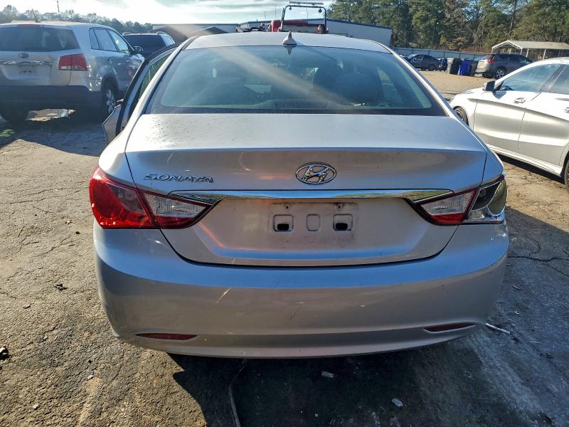 Photo 6 from auction – 2012 HYUNDAI SONATA with VIN 5NPEB4AC4CH345927