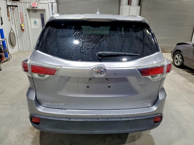 Photo 6 from auction – 2016 TOYOTA HIGHLANDER with VIN 5TDKKRFH7GS507179