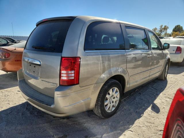 Photo 3 from auction – 2009 CHRYSLER TOWN & COU with VIN 2A8HR44E99R577448