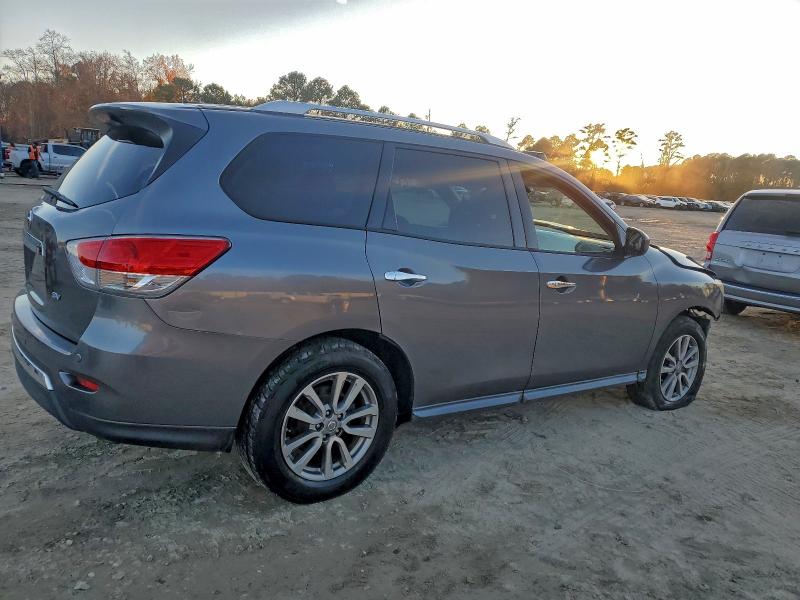 Photo 3 from auction – 2015 NISSAN PATHFINDER with VIN 5N1AR2MN0FC616859