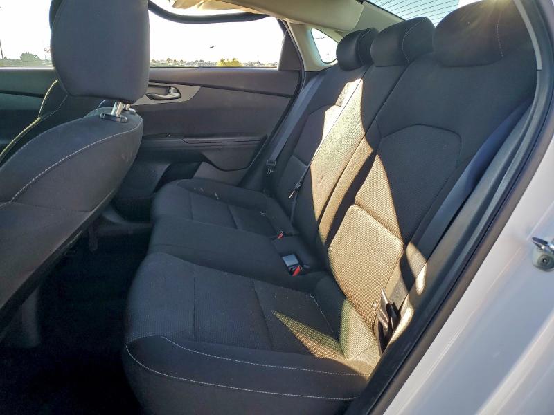 Photo 10 from auction – 2021 KIA FORTE FE with VIN 3KPF24AD3ME322223