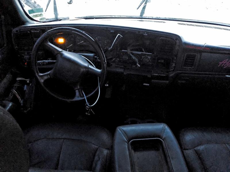 Photo 8 from auction – 2001 CHEVROLET SILVERADO with VIN 1GCHK23191F131181