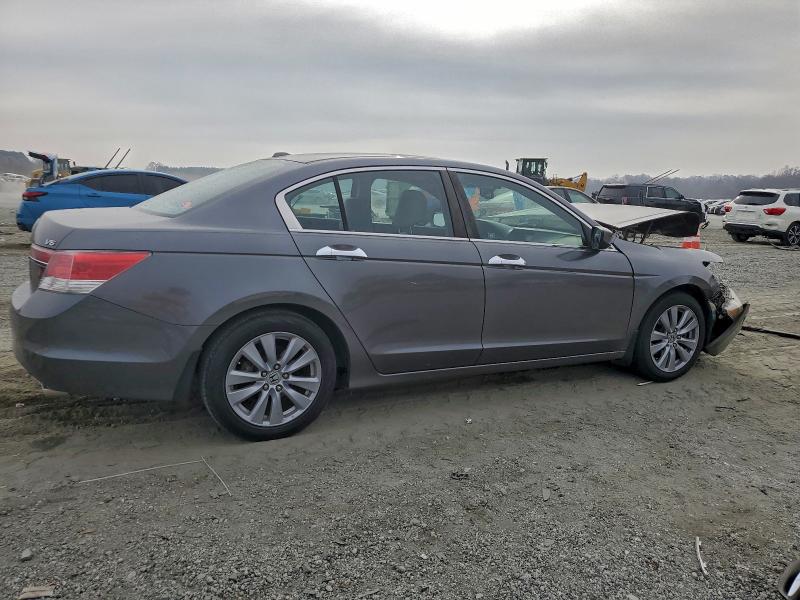 Photo 3 from auction – 2011 HONDA ACCORD EXL with VIN 1HGCP3F88BA010071