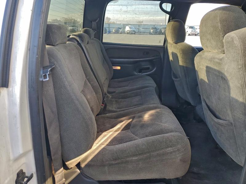 Photo 11 from auction – 2003 CHEVROLET SILVERADO with VIN 1GCHK23133F120163