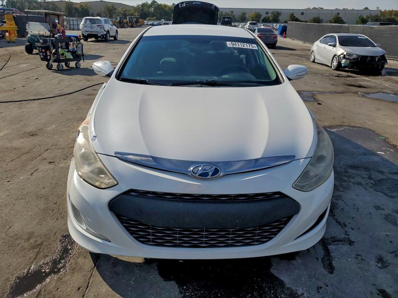 Photo 5 from auction – 2014 HYUNDAI SONATA HYB with VIN KMHEC4A46EA114586