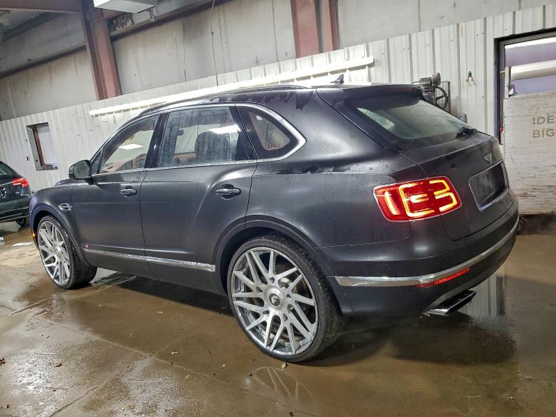 Photo 2 from auction – 2017 BENTLEY BENTAYGA with VIN SJAAC2ZV9HC012682