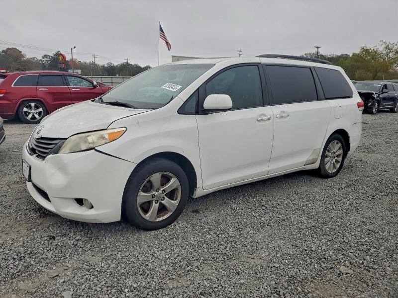 TOYOTA SIENNA XLE 2013 with VIN 5TDDK3DC5DS065706 - Photo from auction