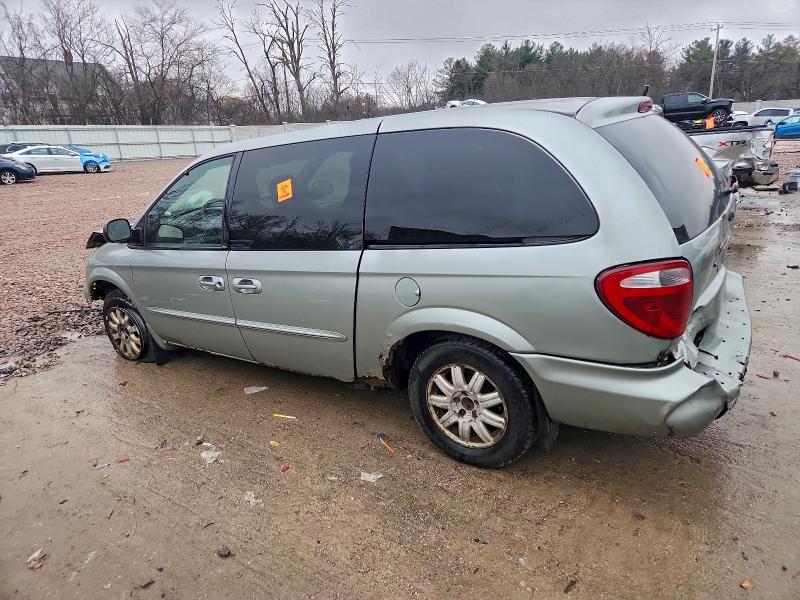 Photo 2 from auction – 2003 CHRYSLER TOWN & COU with VIN 2C4GP44L73R195756