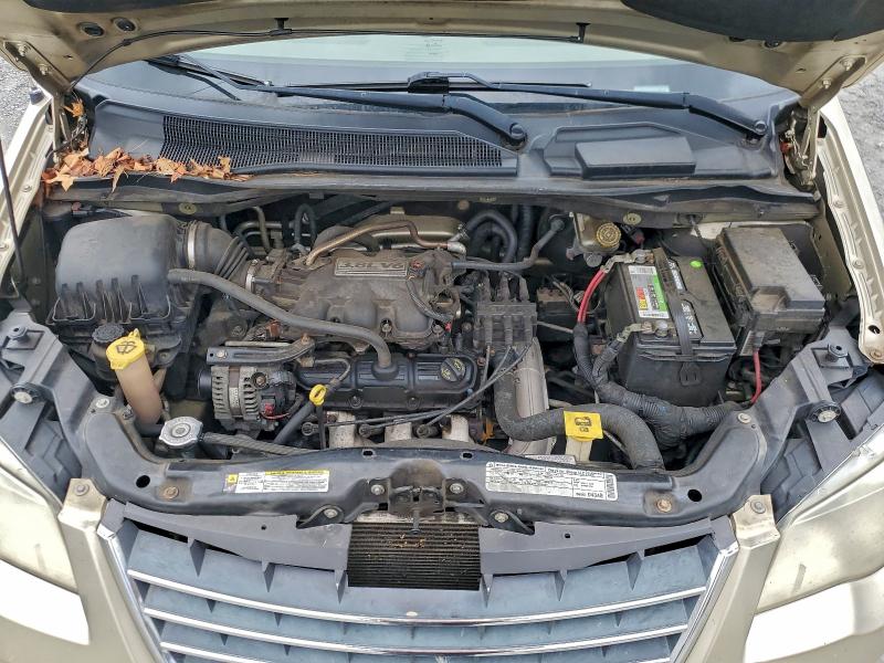 Photo 12 from auction – 2010 CHRYSLER TOWN & COU with VIN 2A4RR5D13AR189757