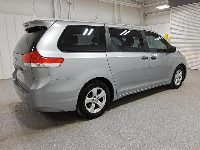 Photo 3 from auction – 2014 TOYOTA SIENNA with VIN 5TDZK3DC5ES515023