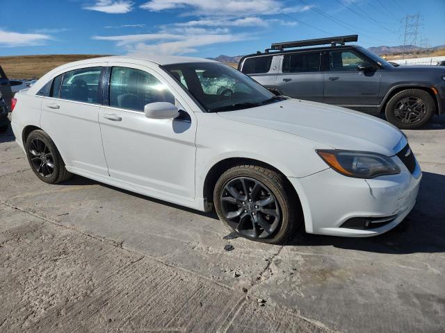 Photo 4 from auction – 2014 CHRYSLER 200 with VIN 1C3CCBBG8EN185360