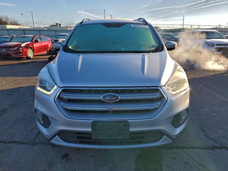 Photo 5 from auction – 2017 FORD ESCAPE SE with VIN 1FMCU9GD4HUB85345