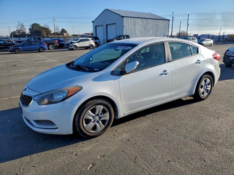 KIA FORTE LX 2015 with VIN KNAFX4A68F5422722 - Photo from auction