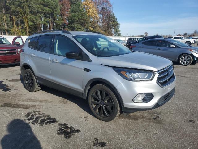 Photo 4 from auction – 2019 FORD ESCAPE SE with VIN 1FMCU9GD9KUB09692