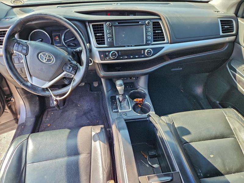 Photo 8 from auction – 2017 TOYOTA HIGHLANDER with VIN 5TDJZRFH2HS467473