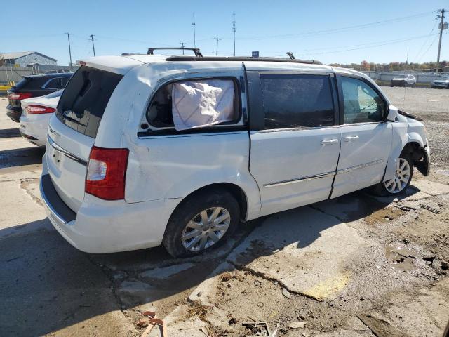 Photo 3 from auction – 2016 CHRYSLER TOWN & COU with VIN 2C4RC1BG7GR289019
