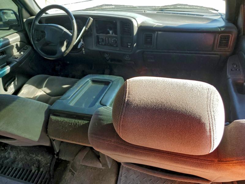 Photo 8 from auction – 2004 CHEVROLET SILVERADO with VIN 2GCEC19TX41108989