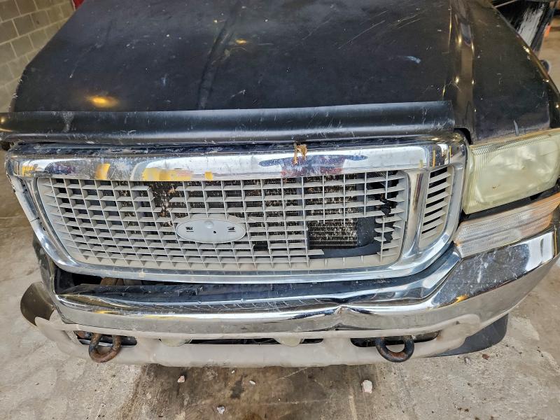 Photo 12 from auction – 2002 FORD EXCURSION with VIN 1FMSU43F72EB88196