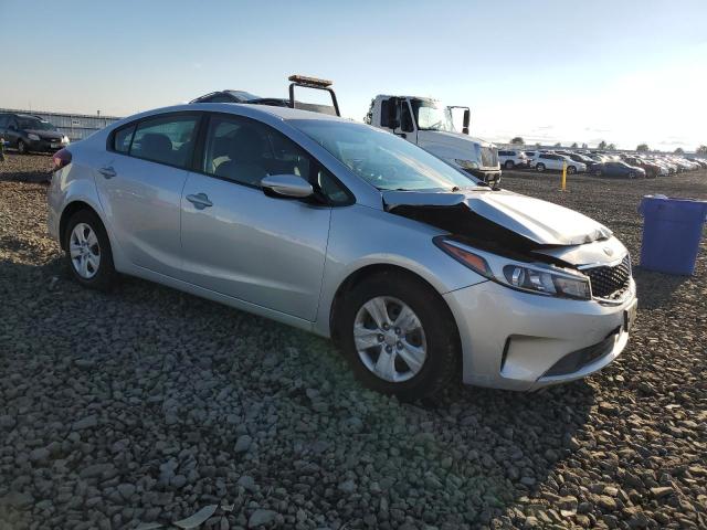 Photo 4 from auction – 2017 KIA FORTE LX with VIN 3KPFK4A73HE137931