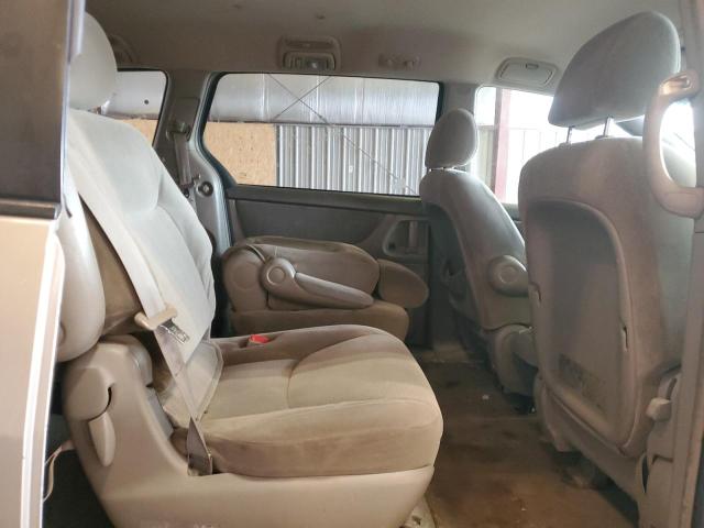 Photo 11 from auction – 2004 TOYOTA SIENNA CE with VIN 5TDZA23C04S021469