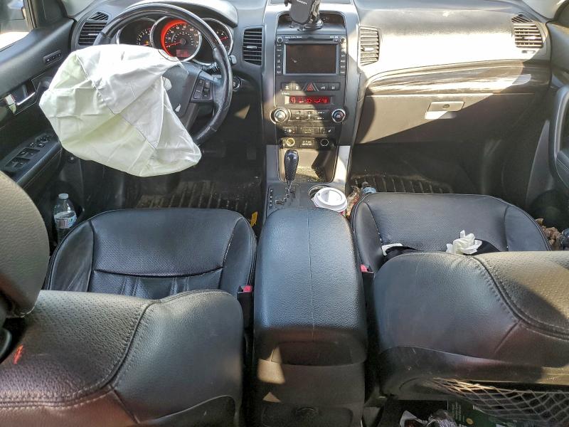 Photo 8 from auction – 2013 KIA SORENTO SX with VIN 5XYKWDA22DG387939