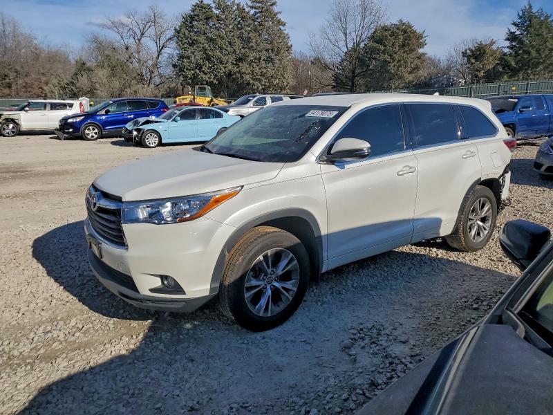 TOYOTA HIGHLANDER 2016 with VIN 5TDBKRFH2GS292942 - Photo from auction