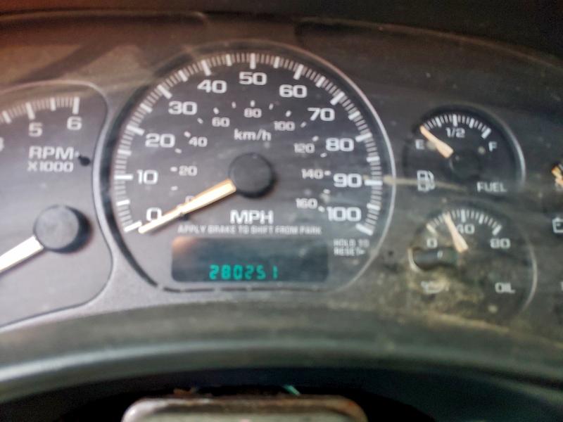 Photo 9 from auction – 2002 CHEVROLET SUBURBAN K with VIN 3GNFK16Z92G299378
