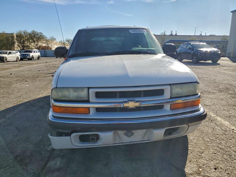 Photo 5 from auction – 2001 CHEVROLET BLAZER with VIN 1GNDT13W11K250780