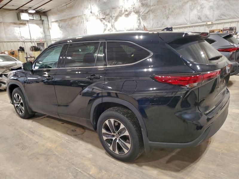 Photo 2 from auction – 2022 TOYOTA HIGHLANDER with VIN 5TDGZRBHXNS187019