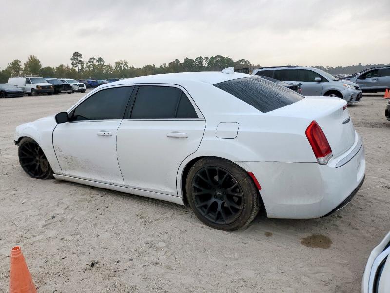 Photo 2 from auction – 2016 CHRYSLER 300 LIMITE with VIN 2C3CCAAG6GH261312