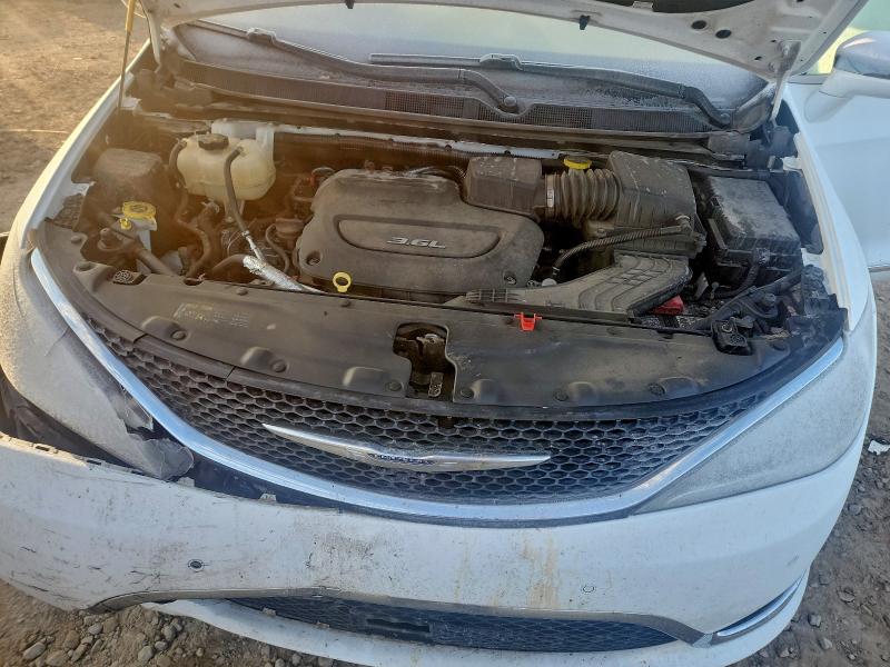 Photo 12 from auction – 2017 CHRYSLER PACIFICA L with VIN 2C4RC1GG8HR812235